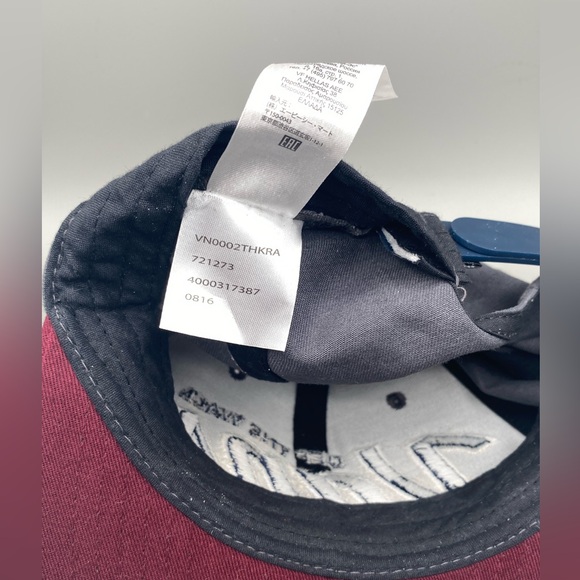 Vans Off The Wall Flat Brim Grey / Burgundy / Blue Script SnapBack Hat - Picture 9 of 11